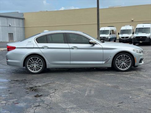 Used 2019 BMW 530e w/ Convenience Package RWD image 9