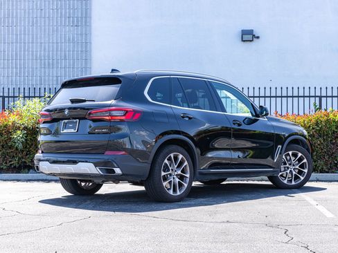 Used 2022 BMW X5 xDrive40i w/ Premium Package AWD/4WD image 8