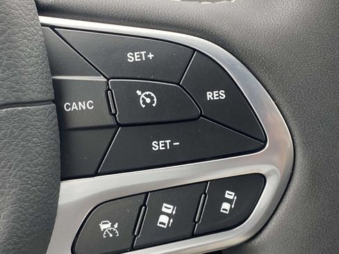New 2027 Chrysler Pacifica Select FWD image 52