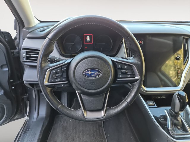 Used 2025 Subaru Outback Premium AWD/4WD image 13