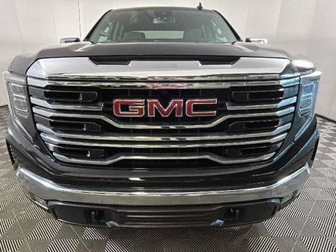 Used 2024 GMC Sierra 1500 SLT w/ SLT Premium Package AWD/4WD image 7
