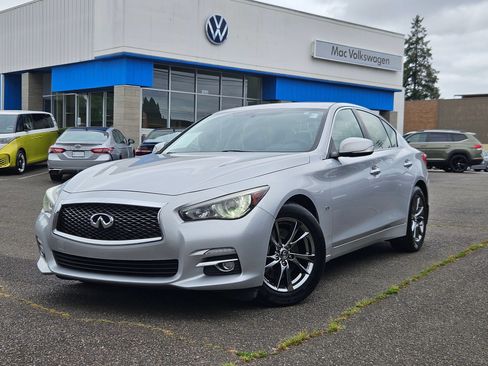 Used 2017 INFINITI Q50 Signature Edition w/ All Weather Package (L93) AWD/4WD image 1