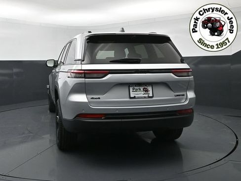 Used 2024 Jeep Grand Cherokee Limited w/ Luxury Tech Group II AWD/4WD image 4