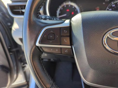 Used 2023 Toyota Highlander XLE FWD image 16
