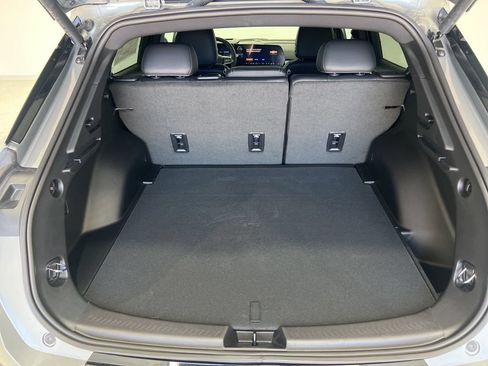 New 2026 Chevrolet Equinox EV LT w/ Convenience Package II FWD image 22