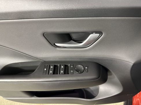 Used 2024 Hyundai Kona Limited image 20