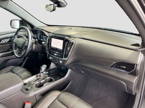 Used 2023 Chevrolet Traverse RS w/ LPO, Floor Liner Package FWD image 31