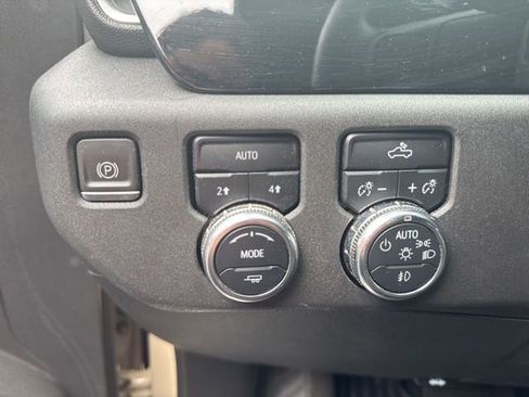 Used 2023 GMC Sierra 1500 Elevation AWD/4WD image 6