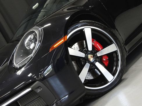 Certified 2024 Porsche 911 Carrera S RWD image 18