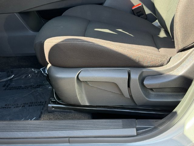 Used 2024 Nissan Rogue S AWD/4WD image 29