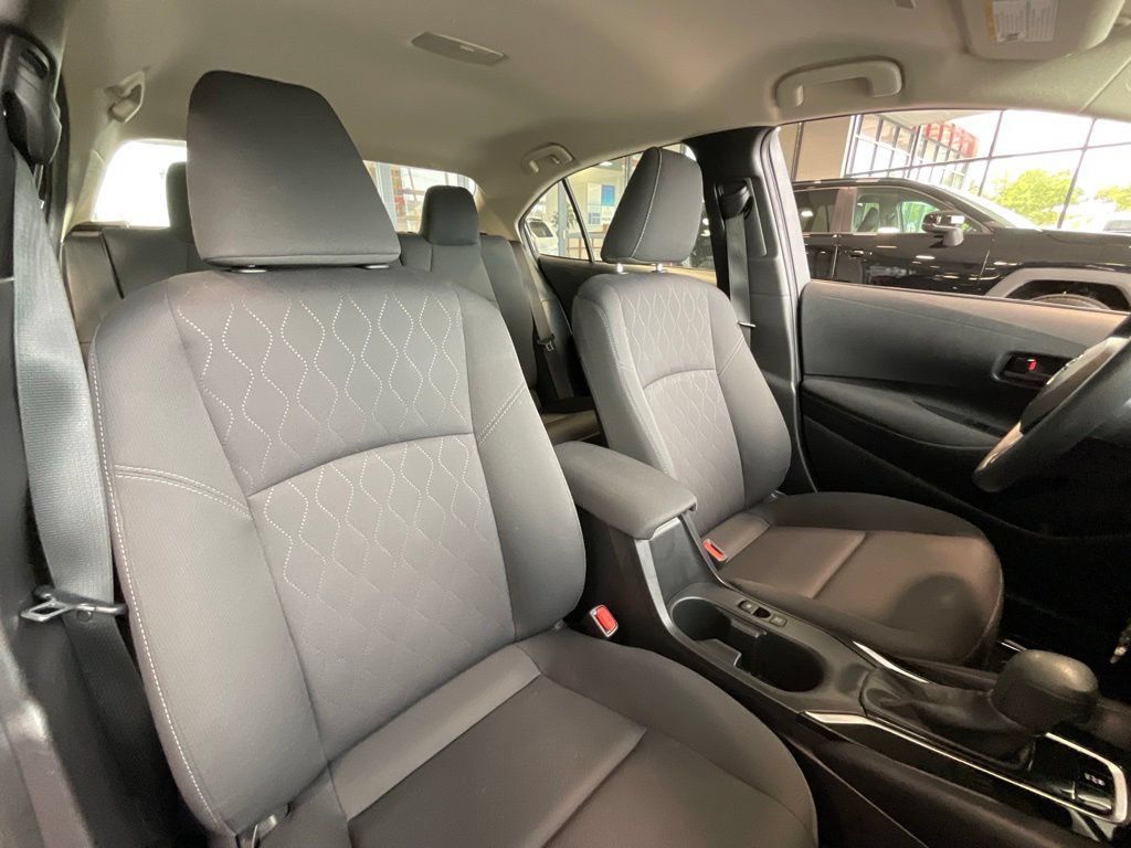 Certified 2025 Toyota Corolla LE FWD image 17
