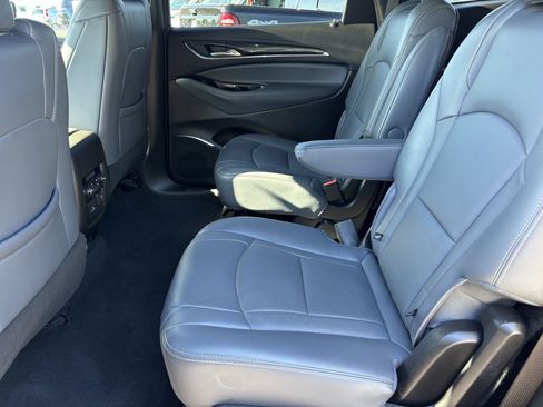 Used 2024 Buick Enclave Premium image 17