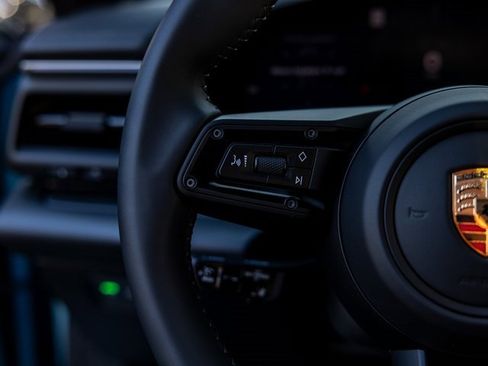 New 2025 Porsche Macan Electric image 44