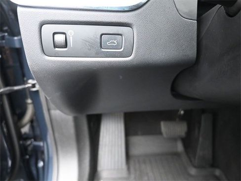 Certified 2022 Volvo XC60 B6 Inscription w/ Advanced Package image 16