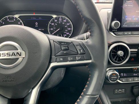 Used 2022 Nissan Sentra SR w/ SR Premium Package FWD image 17