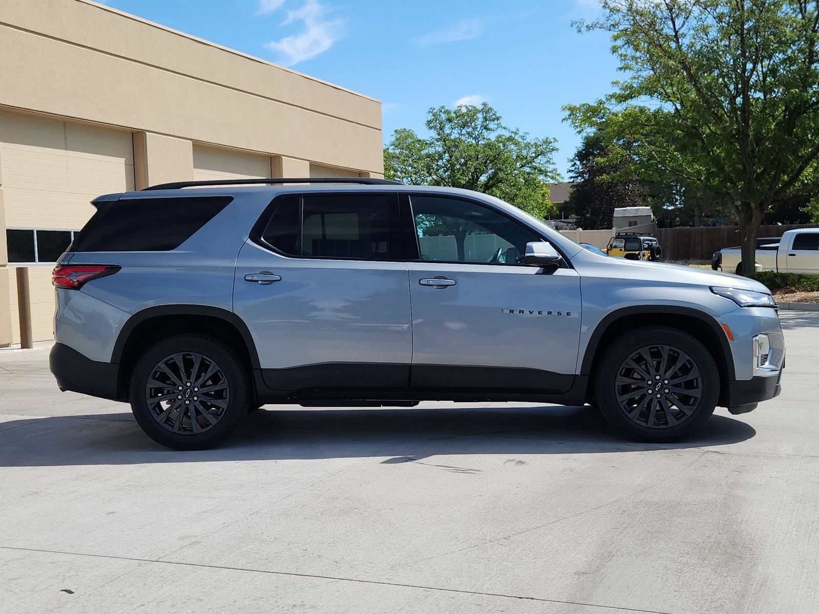 Used 2023 Chevrolet Traverse RS AWD/4WD image 6