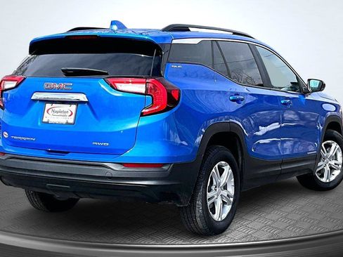 Used 2024 GMC Terrain SLE w/ Driver Convenience Package AWD/4WD image 2