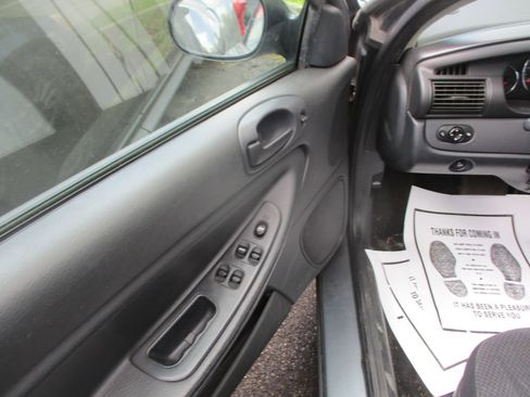 Used 2006 Chrysler Sebring Sedan FWD image 10