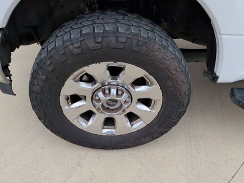 Used 2017 Ford F350 Lariat w/ Chrome Package image 41