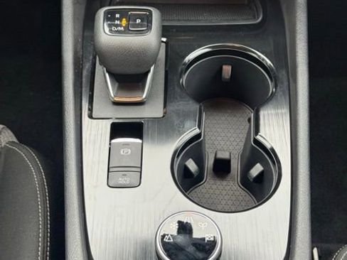 Used 2022 Nissan Rogue SV image 13