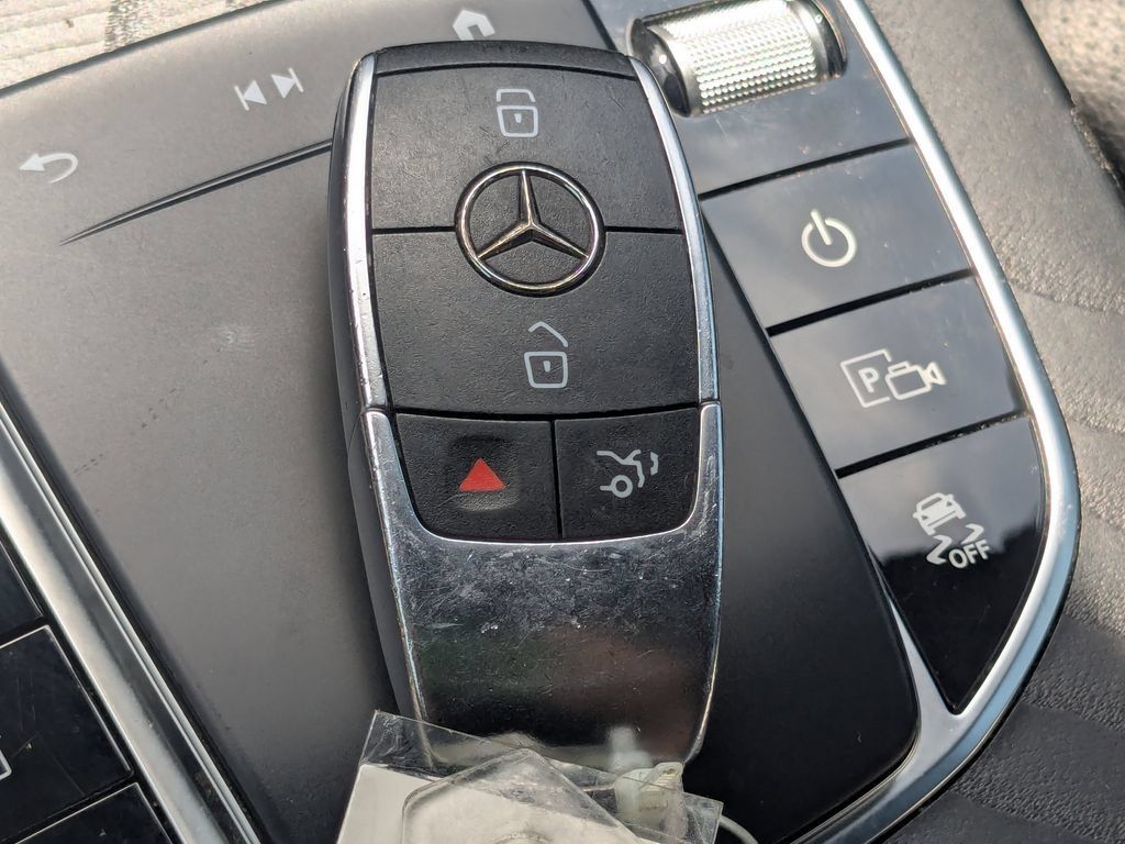 Used 2022 Mercedes-Benz GLC 300 w/ AMG Line image 24