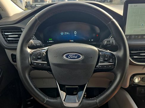 Certified 2023 Ford Escape Platinum w/ Premium Technology Package AWD/4WD image 12