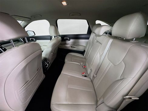 Used 2022 Kia Sorento S image 25