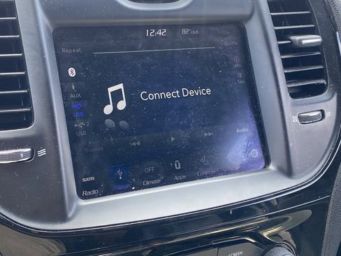 Used 2019 Chrysler 300 S image 10