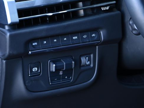 Used 2025 Cadillac Escalade Sport Platinum image 32