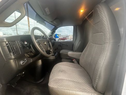 Used 2019 Chevrolet Express 3500 Extended w/ Driver Convenience Package image 12