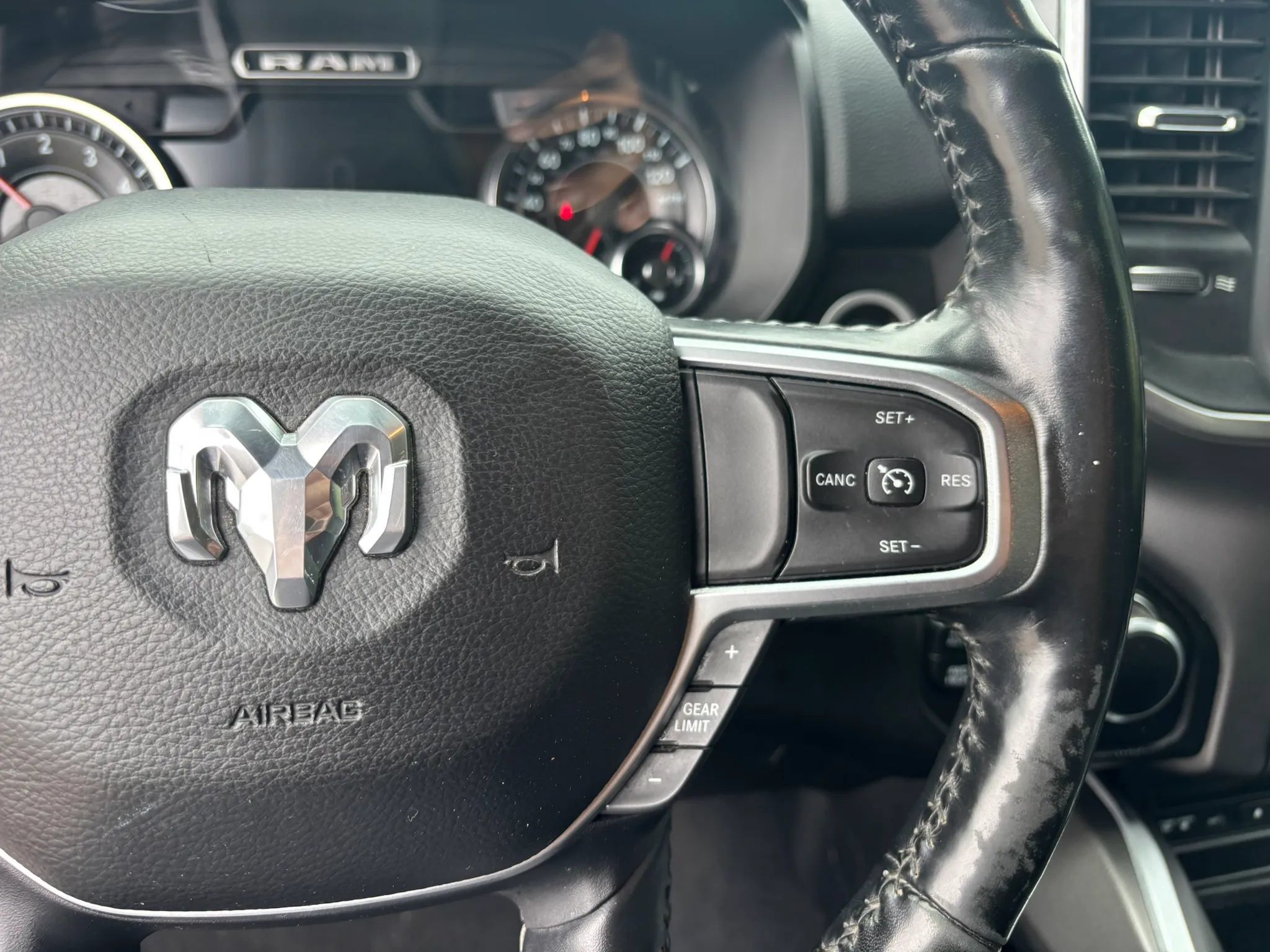 Used 2019 RAM 1500 Big Horn AWD/4WD image 13