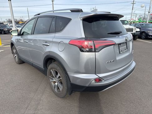 Used 2018 Toyota RAV4 XLE image 7