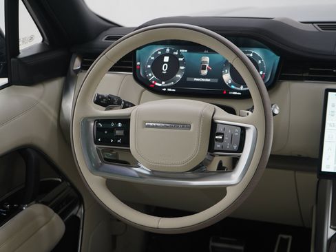 Used 2025 Land Rover Range Rover SE AWD/4WD image 14
