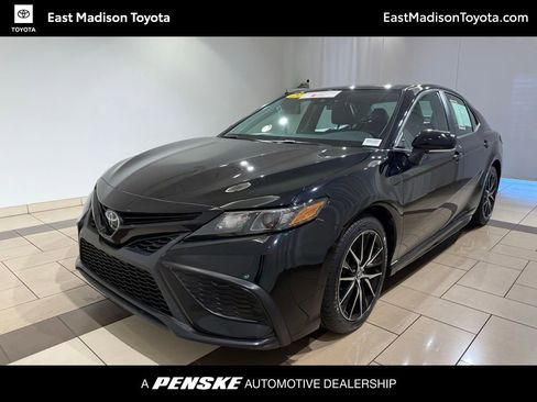 Certified 2023 Toyota Camry SE image 1