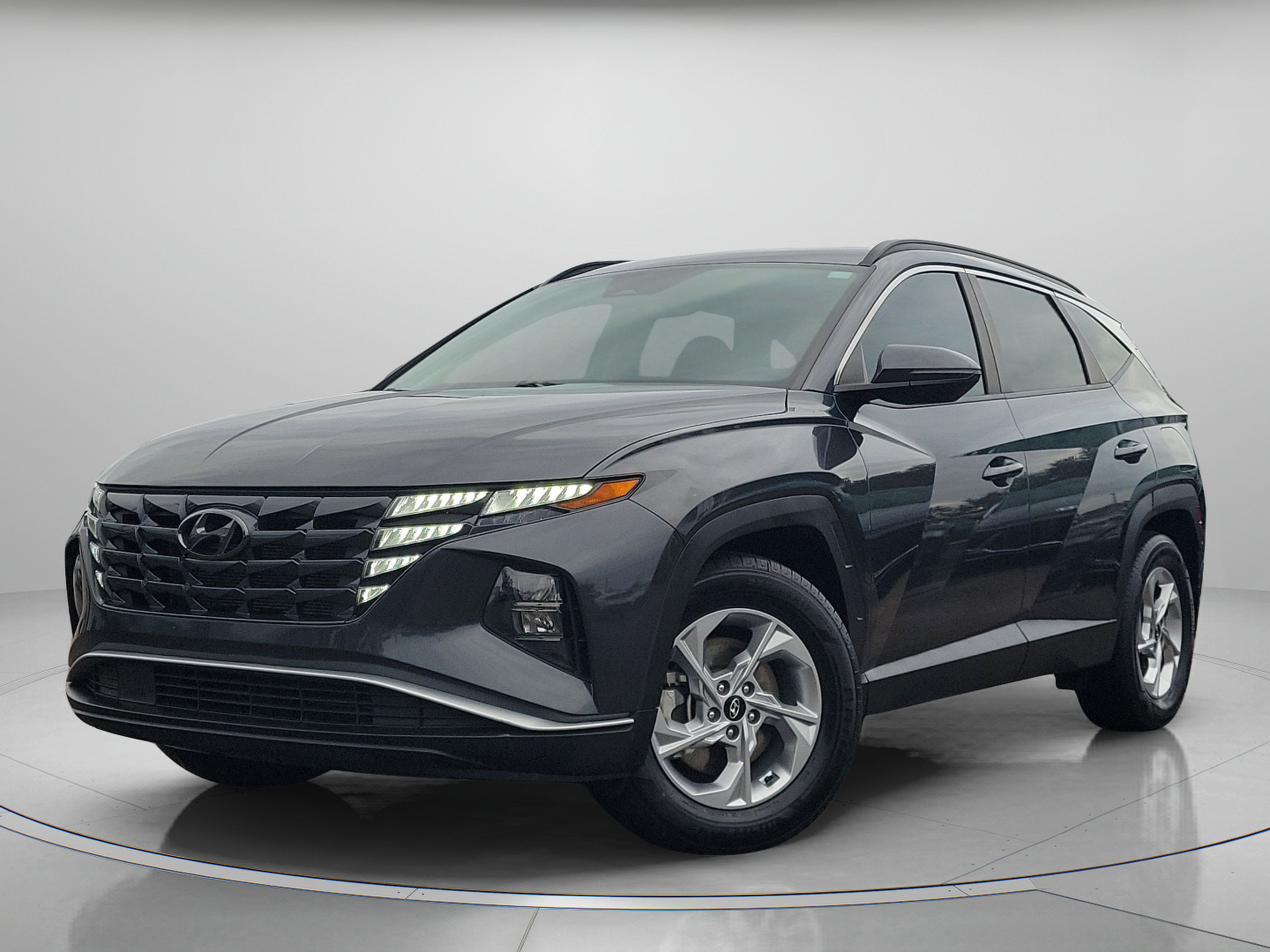 Certified 2022 Hyundai Tucson SEL w/ Cargo Package FWD image 2