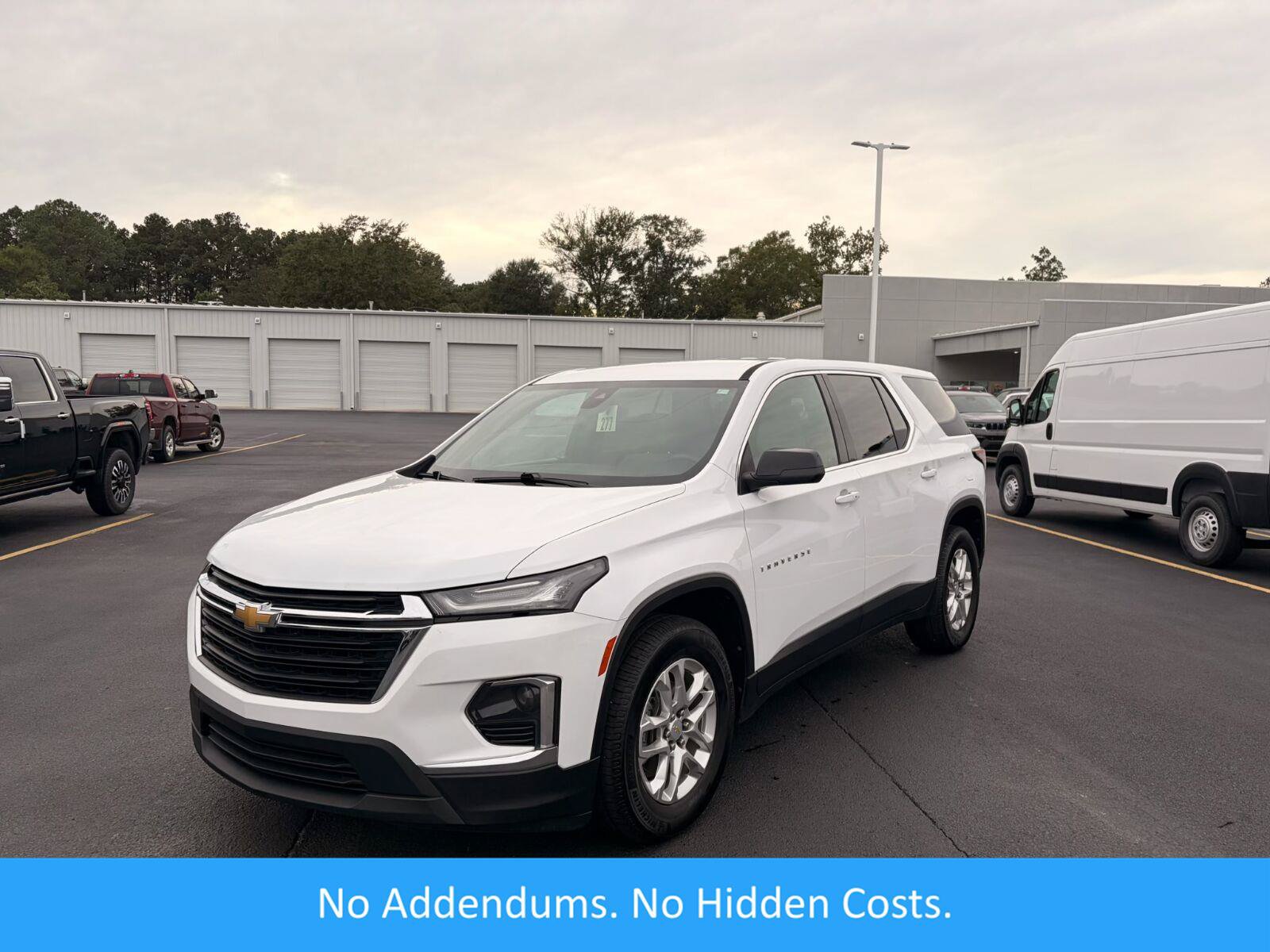 Used 2022 Chevrolet Traverse LS FWD image 1