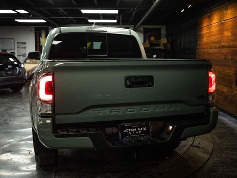Used 2023 Toyota Tacoma TRD Sport w/ Black Out Package (TMS) image 6