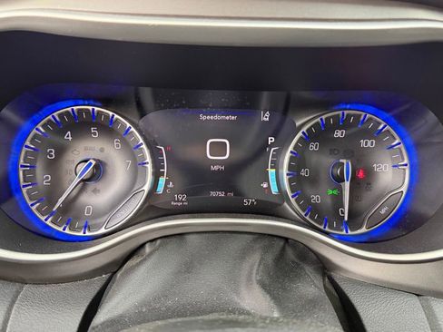 Used 2022 Chrysler Pacifica Touring-L FWD image 25