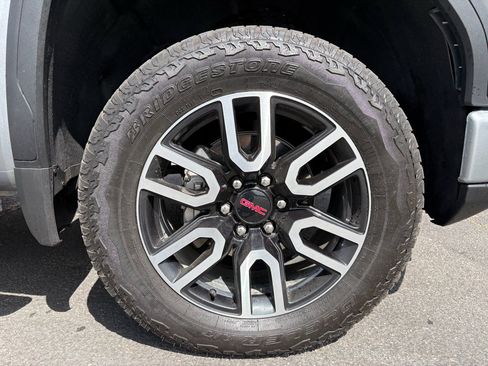 Used 2025 GMC Sierra 1500 AT4 w/ AT4 Premium Package AWD/4WD image 5
