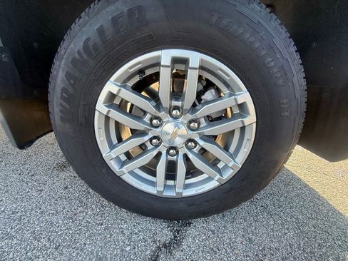 Used 2024 Chevrolet Colorado LT w/ LT Convenience Package III image 34