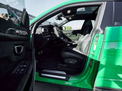 Used 2024 Lamborghini Urus Performante image 35