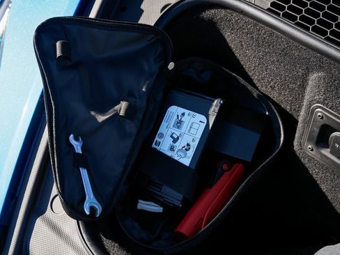 Used 2020 Lamborghini Huracan EVO image 11