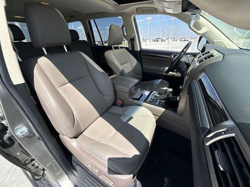 Certified 2021 Lexus GX 460 Premium w/ Premium Package AWD/4WD image 27