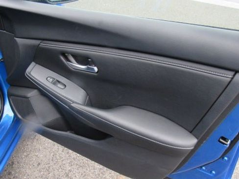 Used 2025 Nissan Sentra SV FWD image 12
