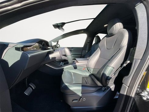 Used 2023 Tesla Model X image 9