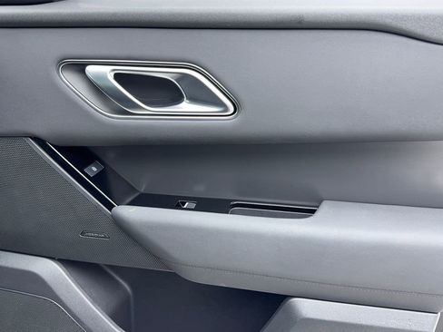 Used 2025 Land Rover Range Rover Velar Dynamic SE image 50