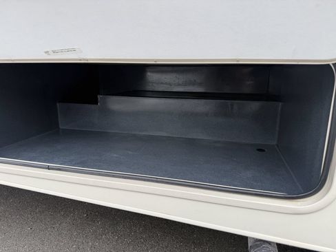 Used 2017 Ford E-450 and Econoline 450 Super Duty w/ Motorhome Prep Package RWD image 14