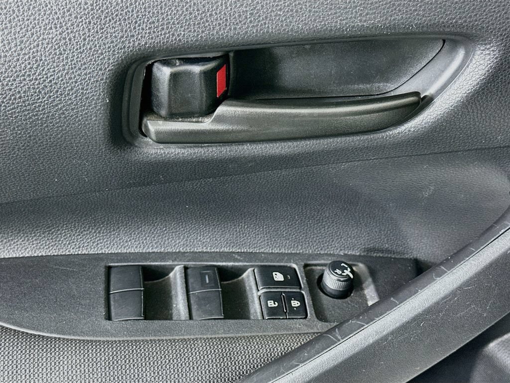 Used 2025 Toyota Corolla LE FWD image 17