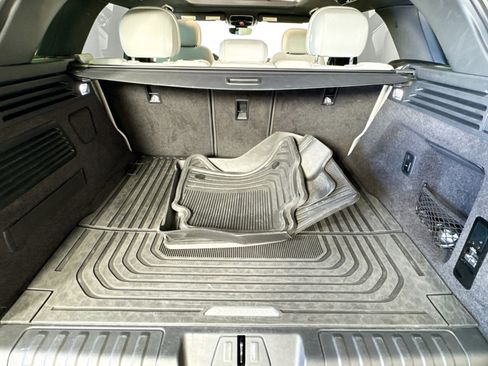 Used 2024 Land Rover Range Rover Sport SE image 25