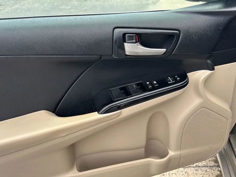 Used 2013 Toyota Camry LE FWD image 11